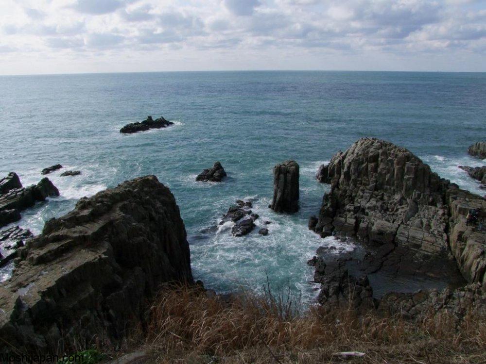 About Fukui's Tojinbo Cliffs in Japan 1